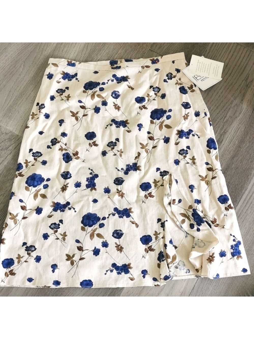 NWT Jessica petite linen blend skirt. Cottagecore blue floral. Size 14